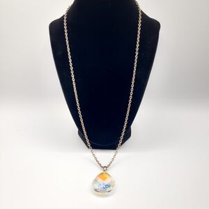 Chic Silver Necklace with Iridescent Pendant - Layering Chain Necklace